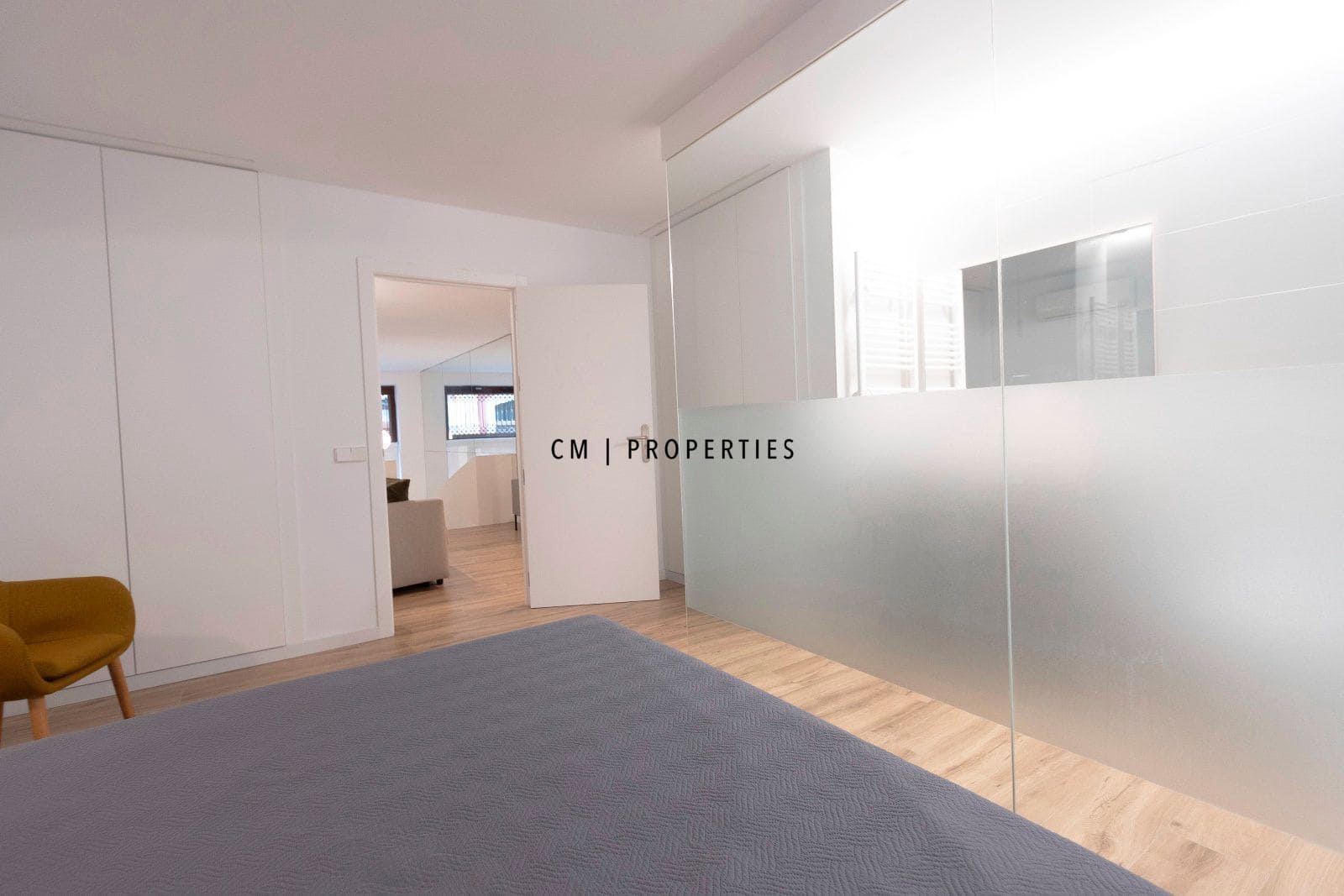 2 bedroom Flat for rent in Valencia city with garage - € 1,950 (Ref: 9634996)