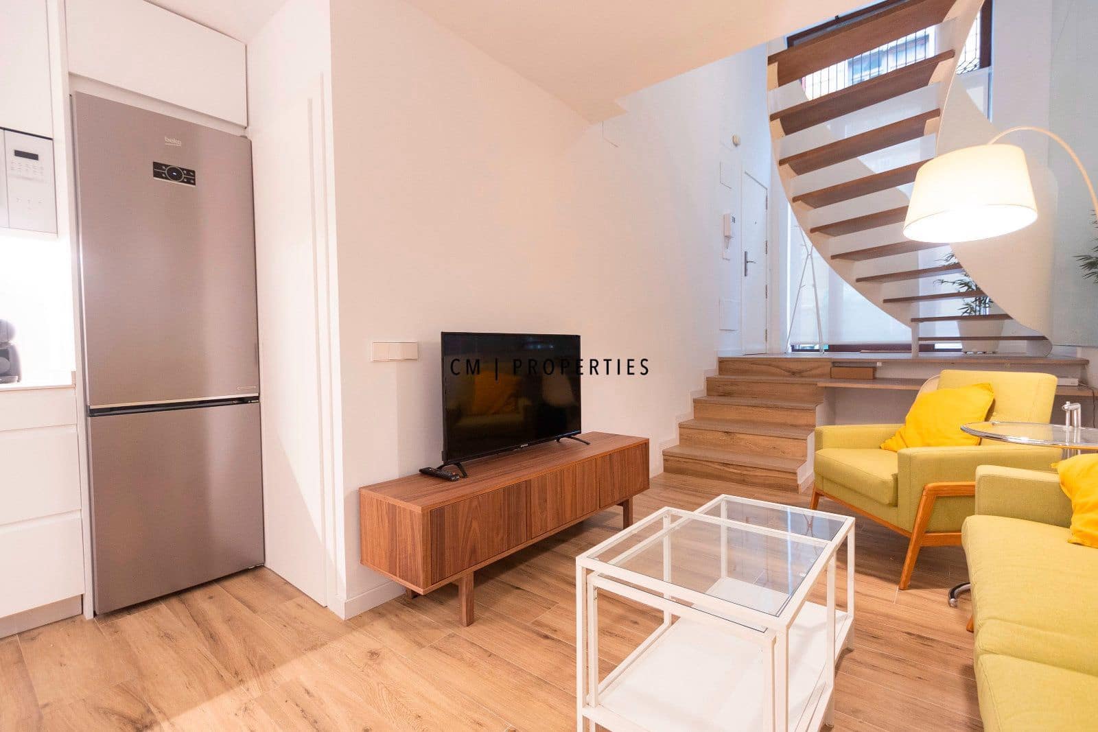 2 bedroom Flat for rent in Valencia city with garage - € 1,950 (Ref: 9634996)