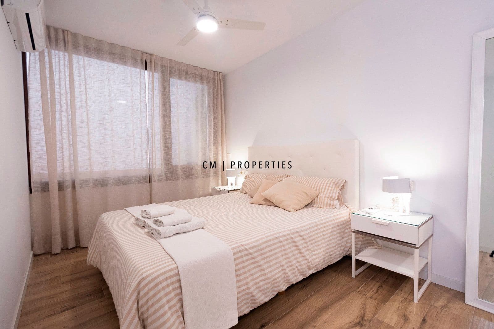 2 bedroom Flat for rent in Valencia city with garage - € 1,950 (Ref: 9634996)