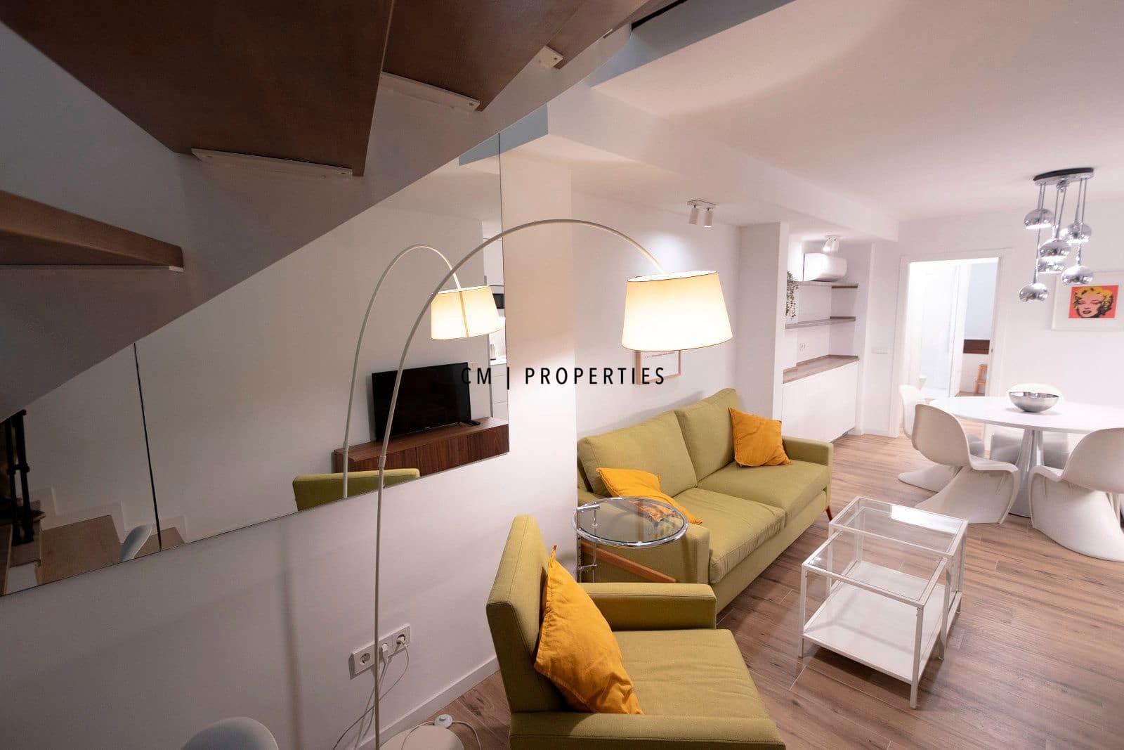2 bedroom Flat for rent in Valencia city with garage - € 1,950 (Ref: 9634996)