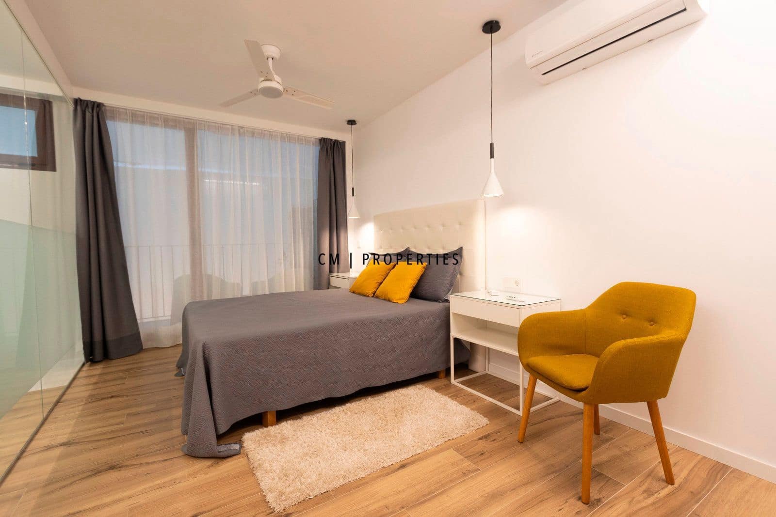 2 bedroom Flat for rent in Valencia city with garage - € 1,950 (Ref: 9634996)