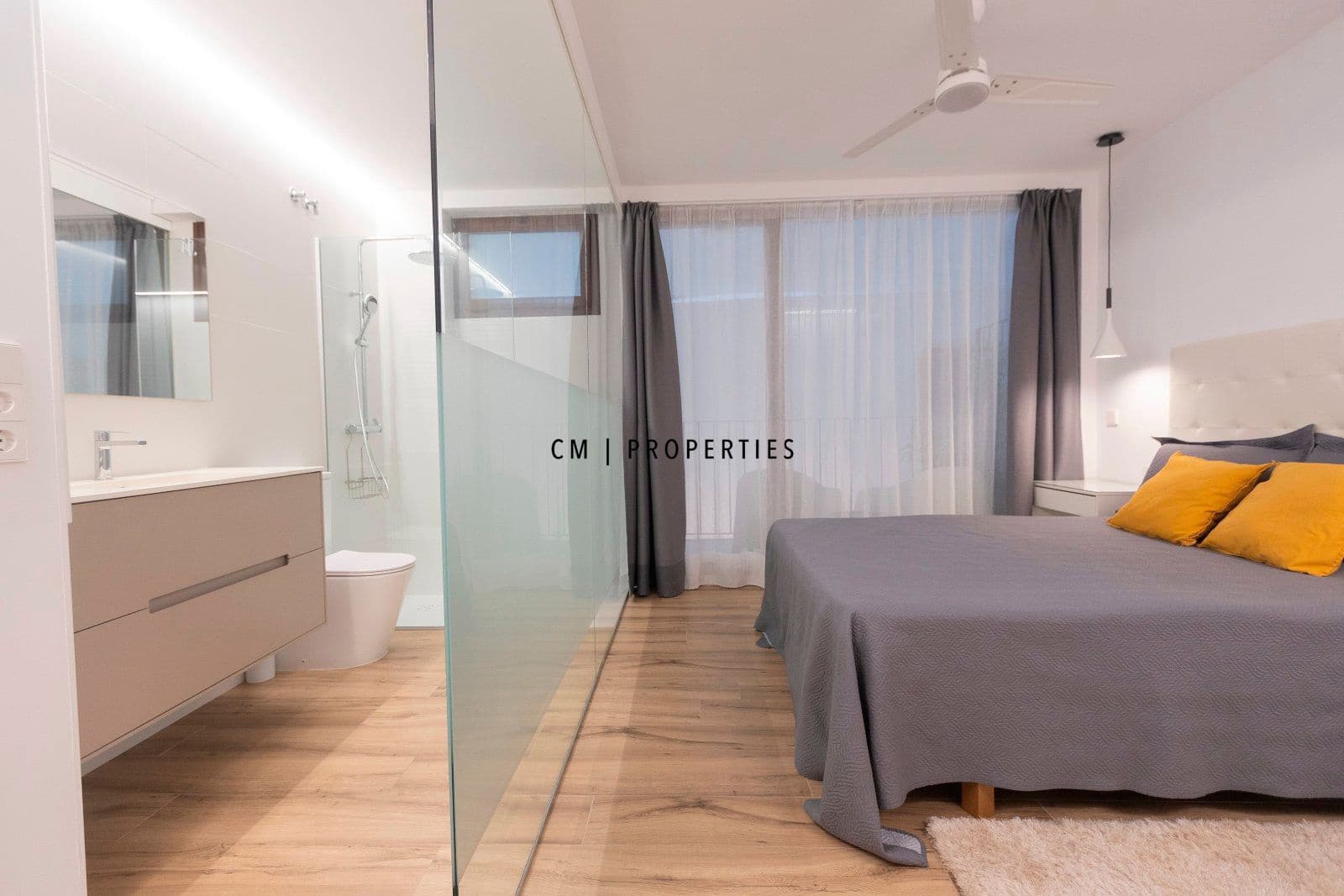 2 bedroom Flat for rent in Valencia city with garage - € 1,950 (Ref: 9634996)