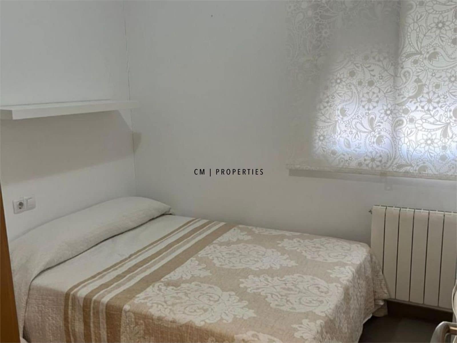 Penthouse de 4 chambres à louer à La Pobla de Vallbona avec piscine garage - 1 900 € (Ref: 9635096)