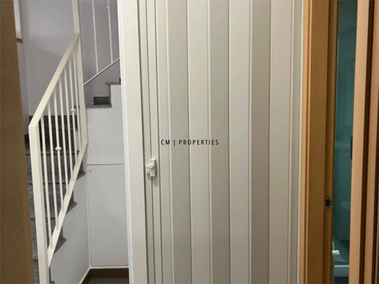 Penthouse de 4 chambres à louer à La Pobla de Vallbona avec piscine garage - 1 900 € (Ref: 9635096)