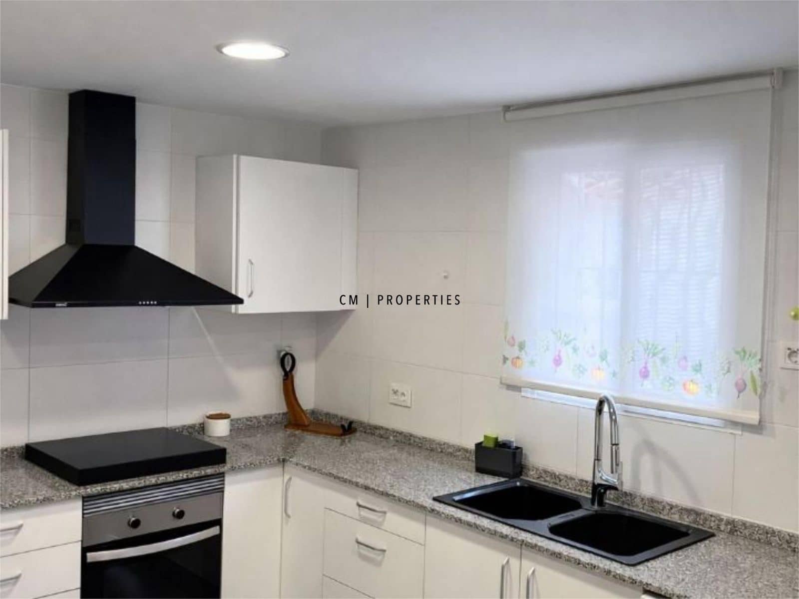 Penthouse de 4 chambres à louer à La Pobla de Vallbona avec piscine garage - 1 900 € (Ref: 9635096)