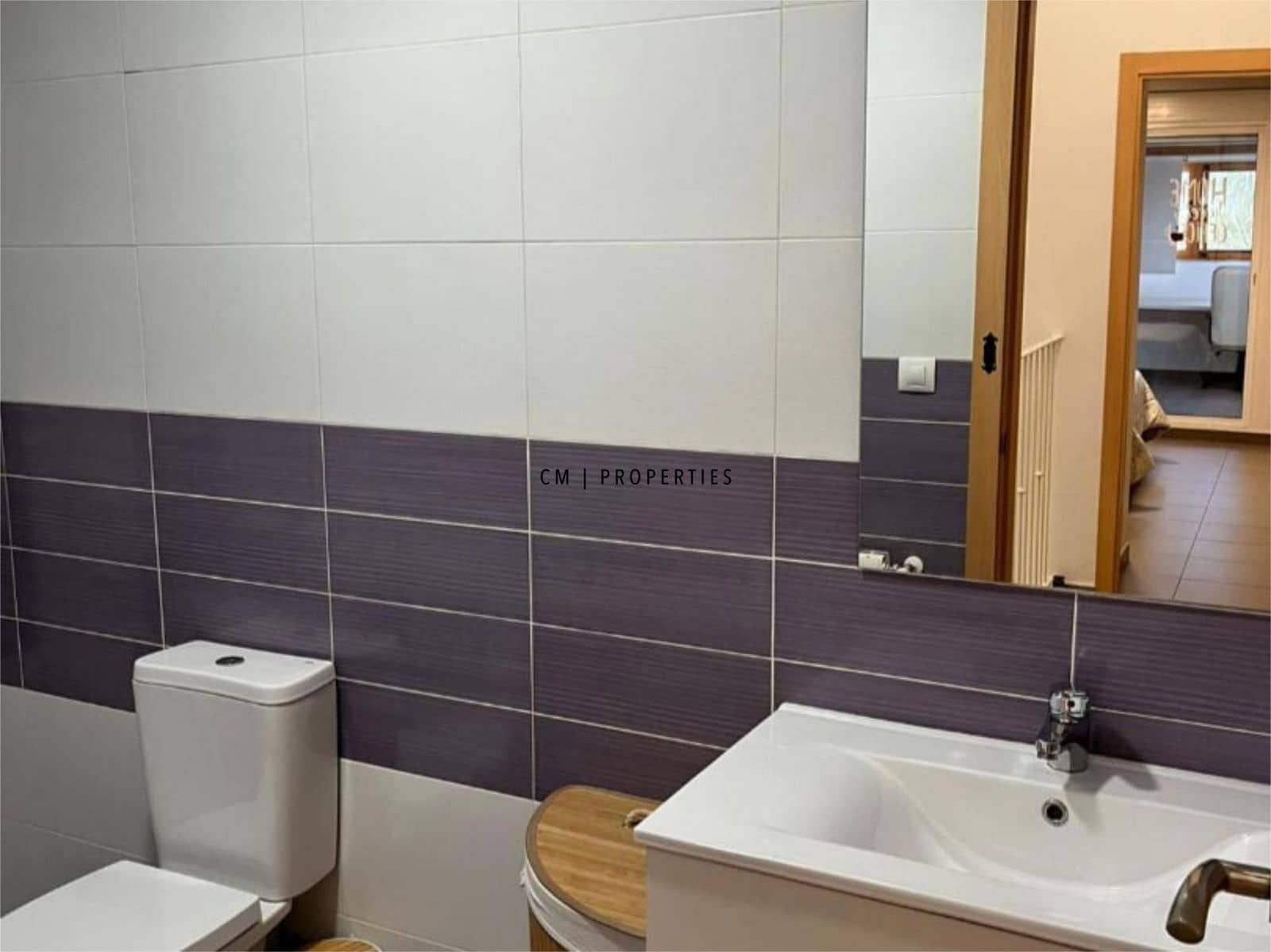 Penthouse de 4 chambres à louer à La Pobla de Vallbona avec piscine garage - 1 900 € (Ref: 9635096)