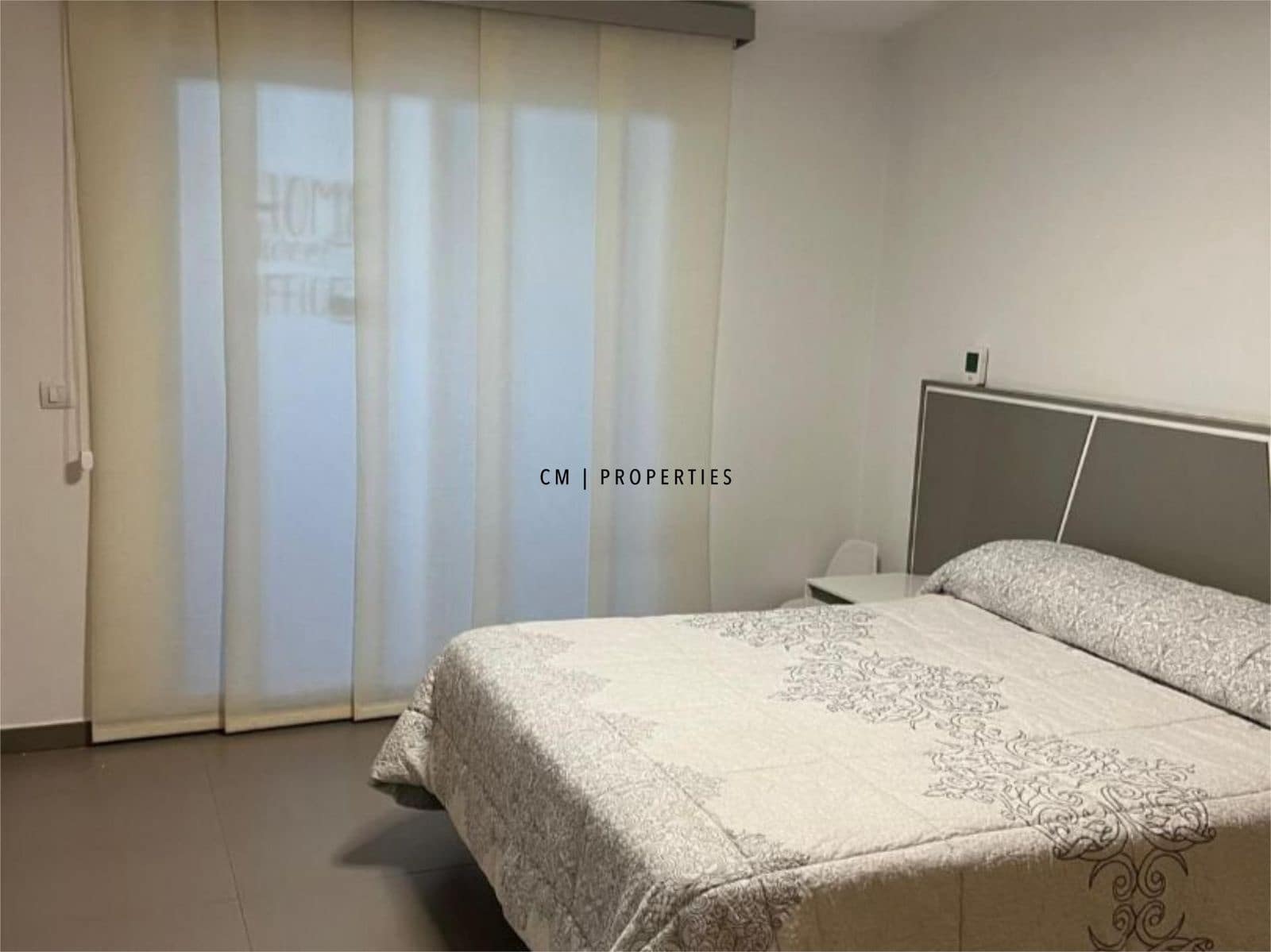 Penthouse de 4 chambres à louer à La Pobla de Vallbona avec piscine garage - 1 900 € (Ref: 9635096)