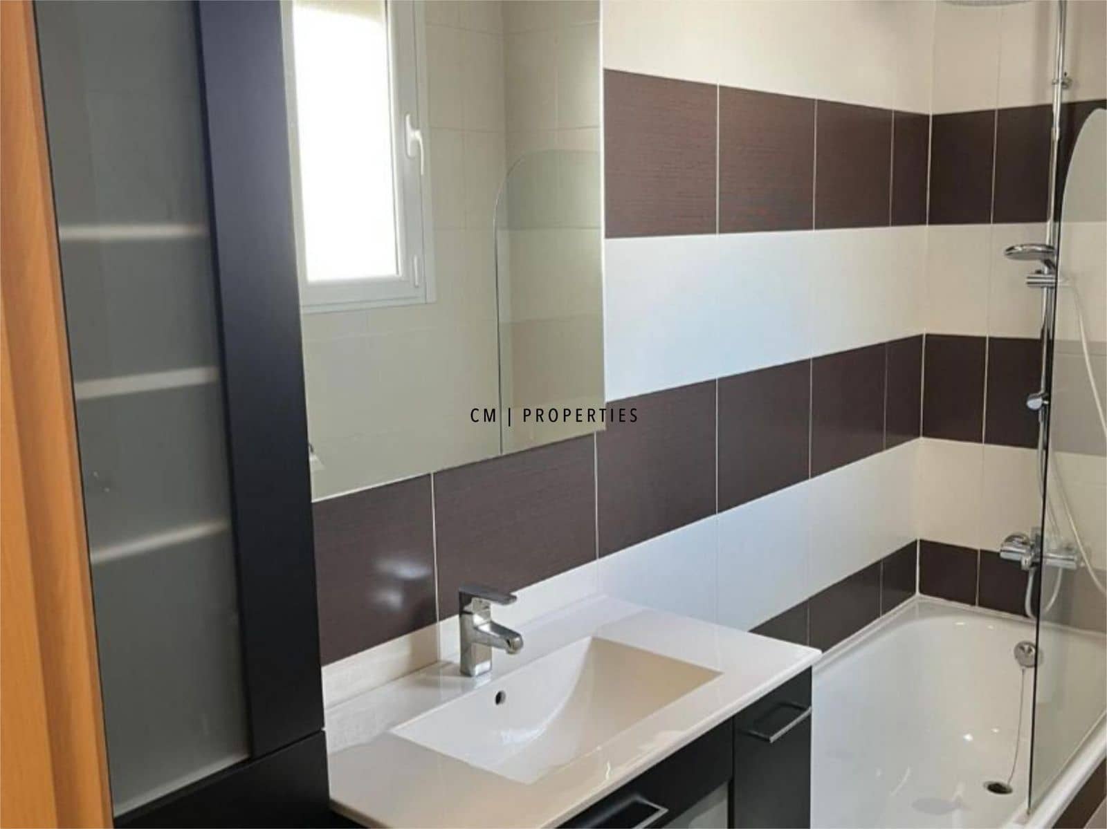 Penthouse de 4 chambres à louer à La Pobla de Vallbona avec piscine garage - 1 900 € (Ref: 9635096)