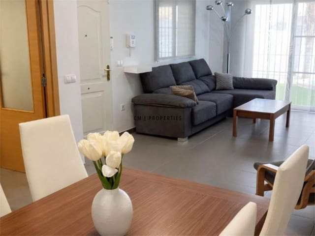 Penthouse de 4 chambres à louer à La Pobla de Vallbona avec piscine garage - 1 900 € (Ref: 9635096)