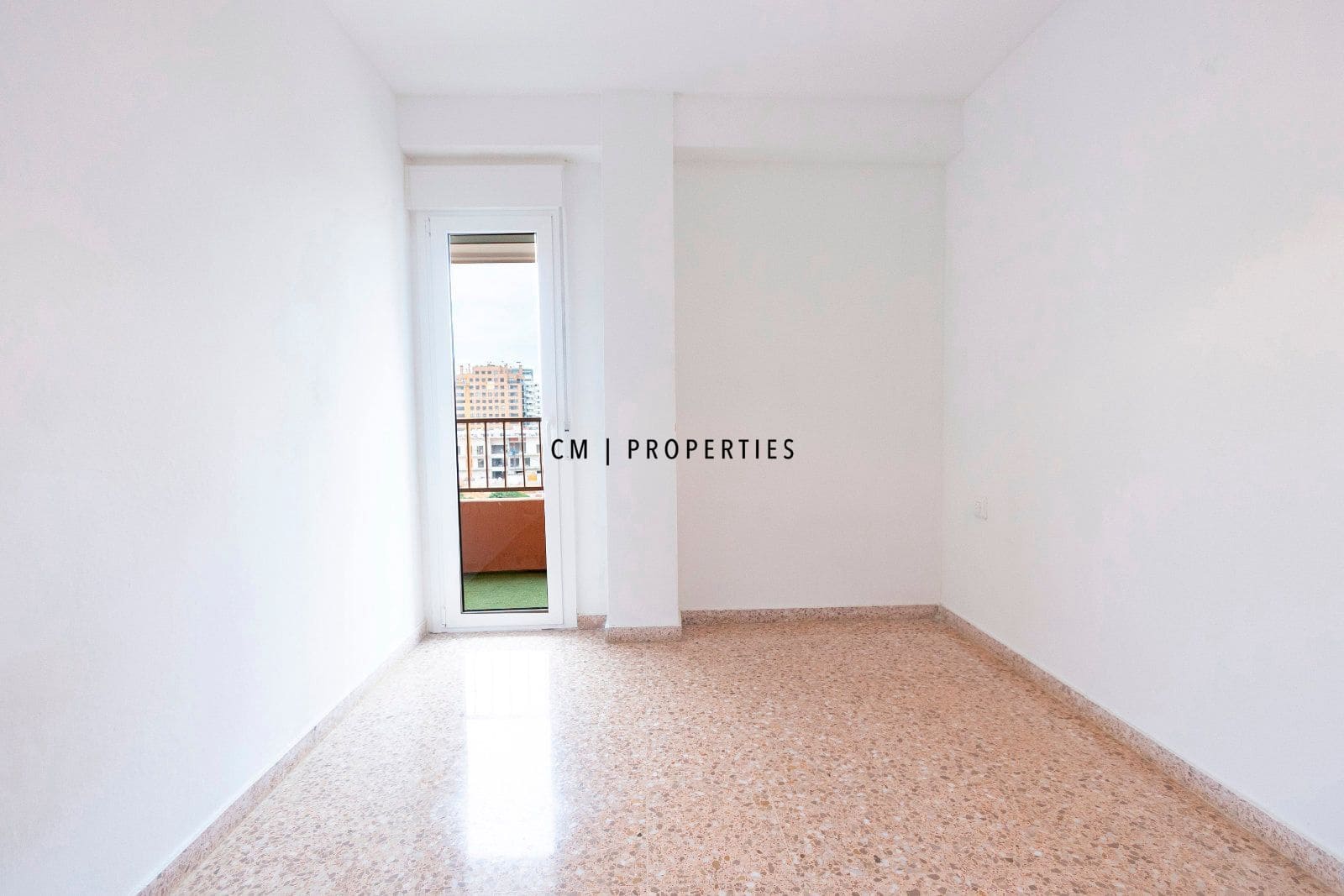 3 slaapkamer Flat te huur in Valencia stad - € 1.300 (Ref: 9643082)