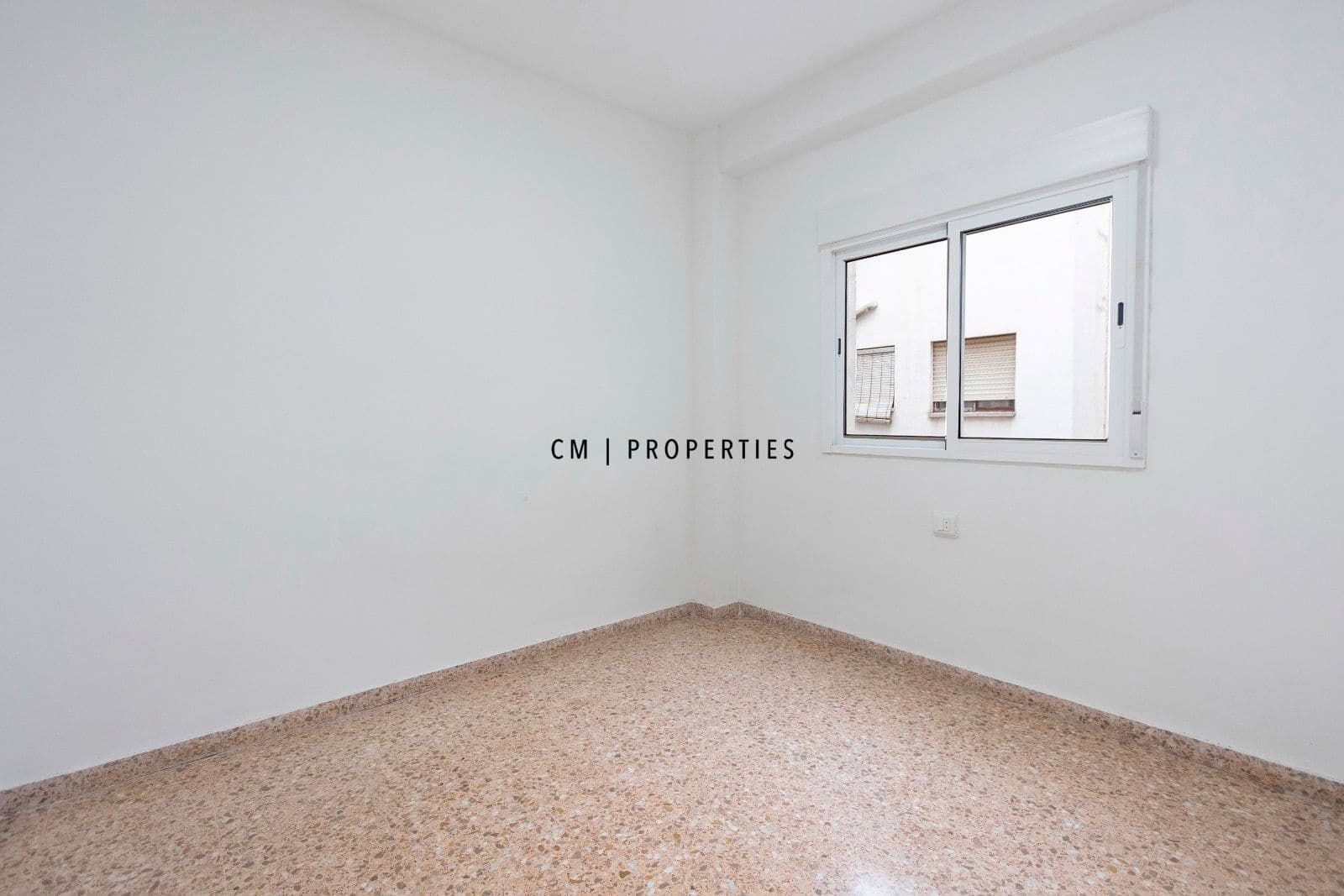 3 slaapkamer Flat te huur in Valencia stad - € 1.300 (Ref: 9643082)