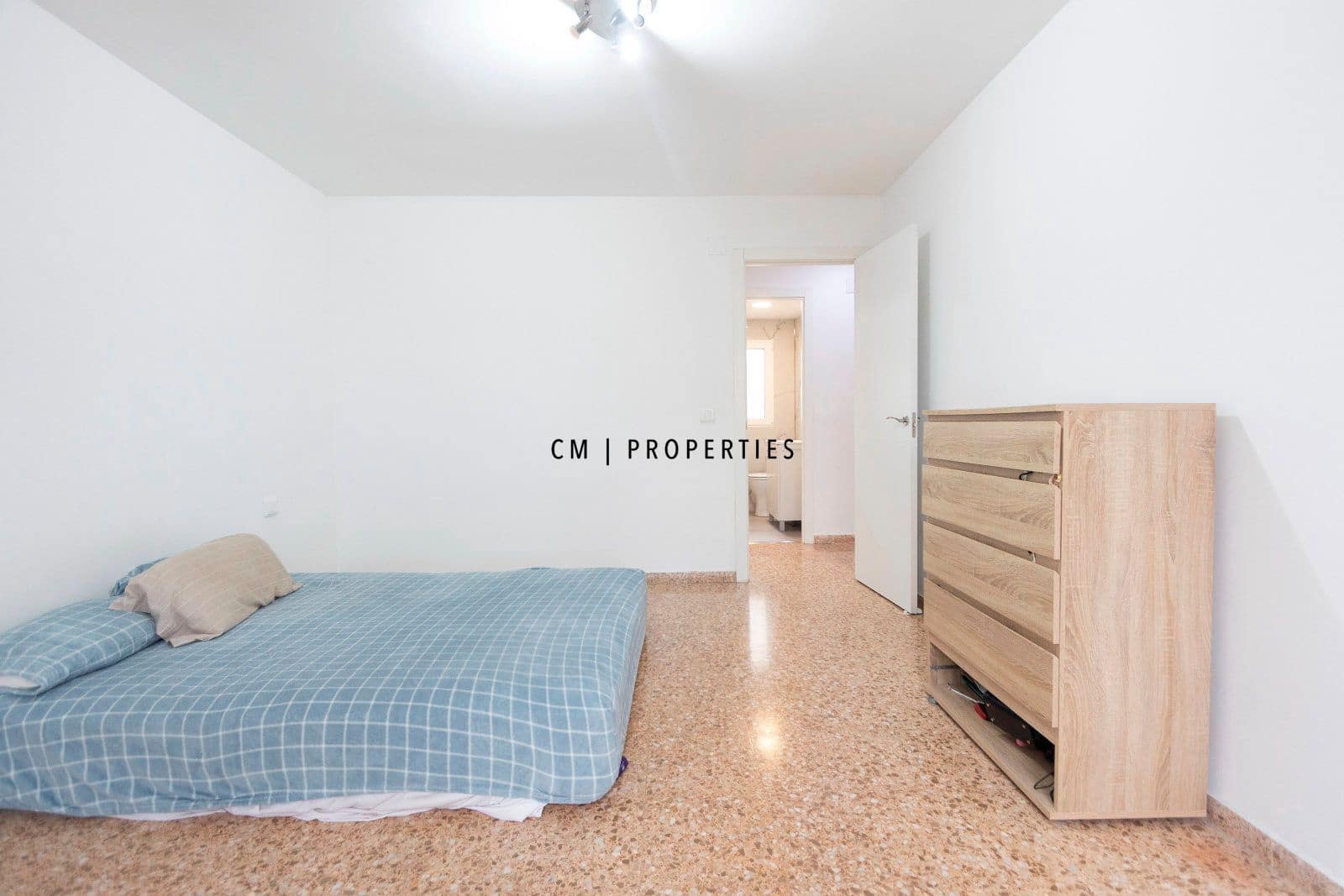 3 slaapkamer Flat te huur in Valencia stad - € 1.300 (Ref: 9643082)