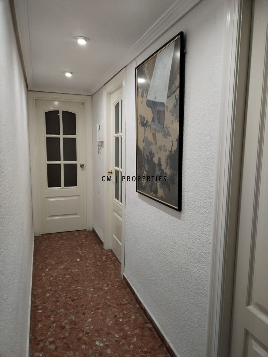 3 bedroom Apartment for rent in Valencia city - € 550 (Ref: 9643487)