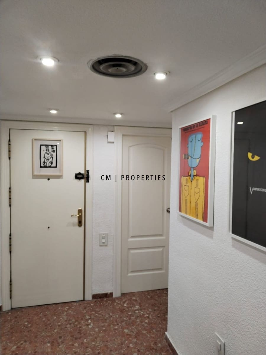 3 bedroom Apartment for rent in Valencia city - € 550 (Ref: 9643487)