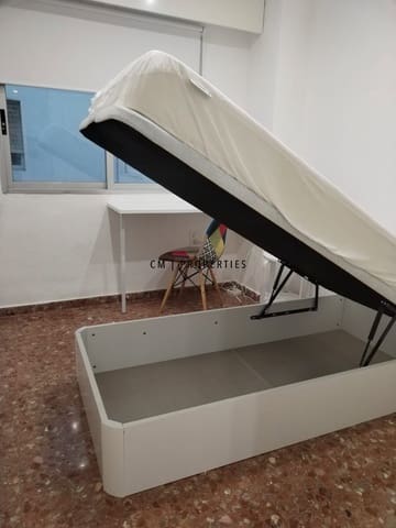 3 sovrum Lägenhet att hyra i L'Eixample, Valencia stad - 550 € (Ref: 9643487)