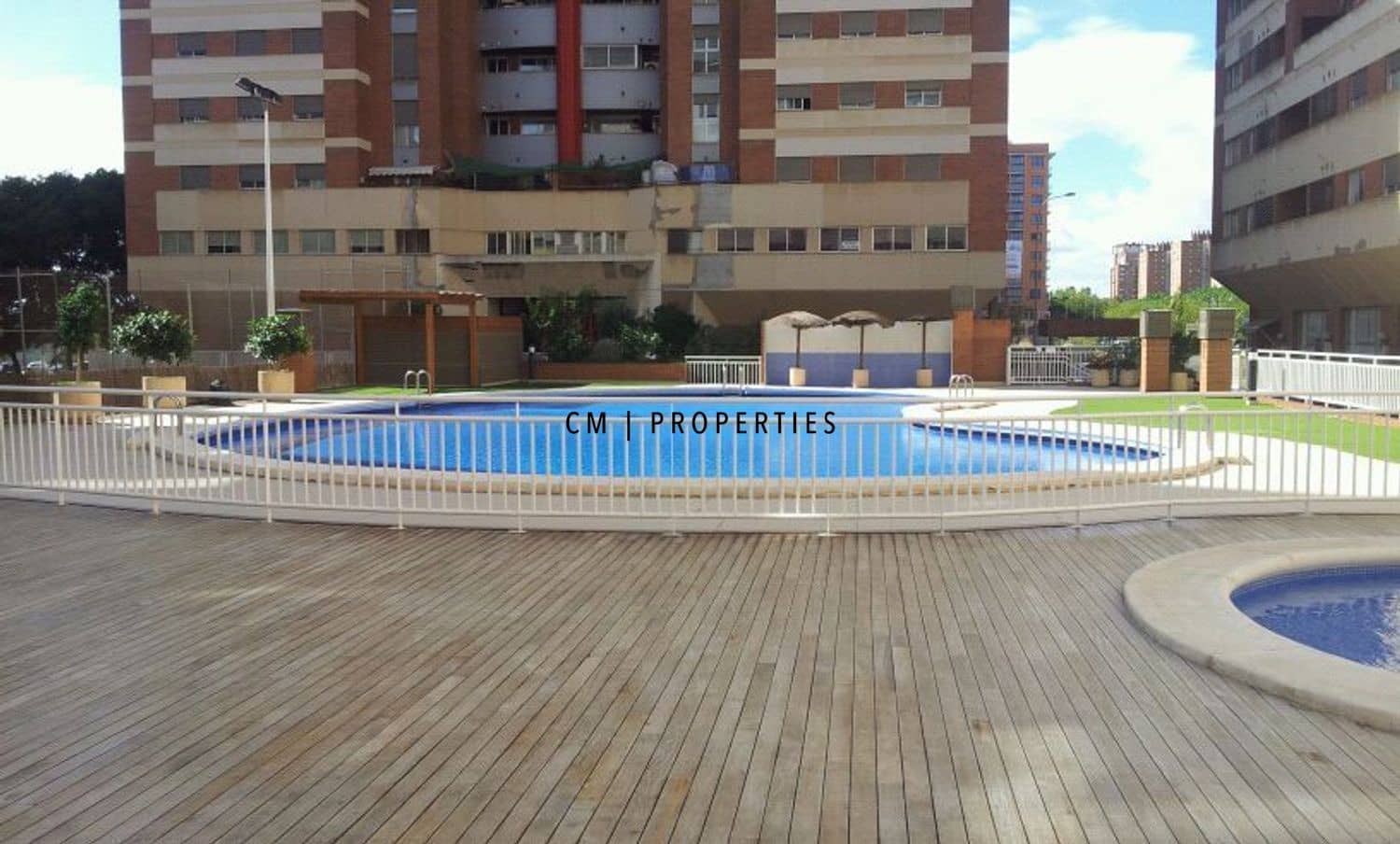 2 makuuhuone Asunto vuokrattavana paikassa Valencia kaupunki mukana uima-altaan - 1 300 € (Ref: 9643665)