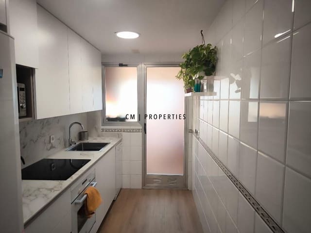 2 makuuhuone Asunto vuokrattavana paikassa Valencia kaupunki mukana uima-altaan - 1 300 € (Ref: 9643665)