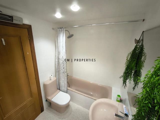 2 makuuhuone Asunto vuokrattavana paikassa Valencia kaupunki mukana uima-altaan - 1 300 € (Ref: 9643665)