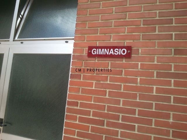 2 makuuhuone Asunto vuokrattavana paikassa Valencia kaupunki mukana uima-altaan - 1 300 € (Ref: 9643665)