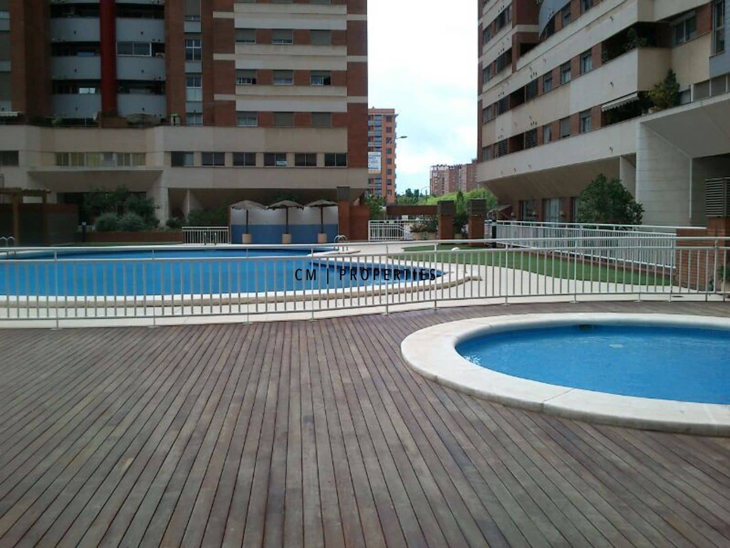 2 makuuhuone Asunto vuokrattavana paikassa Valencia kaupunki mukana uima-altaan - 1 300 € (Ref: 9643665)