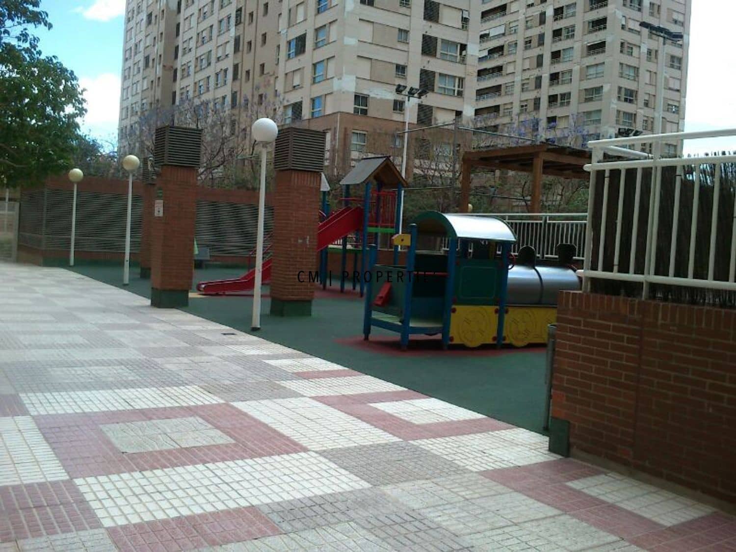 2 makuuhuone Asunto vuokrattavana paikassa Valencia kaupunki mukana uima-altaan - 1 300 € (Ref: 9643665)