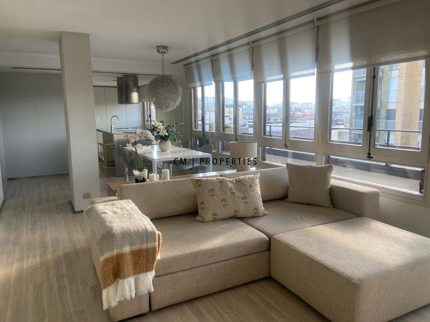 1 makuuhuone Kattohuoneisto vuokrattavana paikassa Valencia kaupunki mukana 
autotalli - 2 499 € (Ref: 9645975)