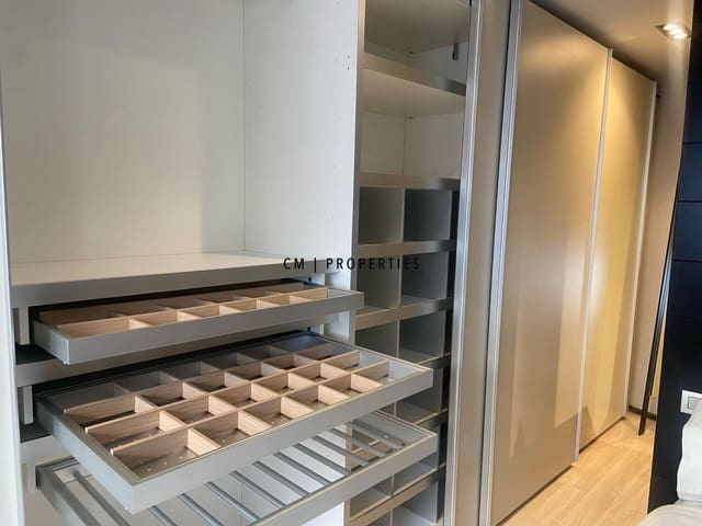 1 bedroom Penthouse for rent in Valencia city with garage - € 2,200 (Ref: 9645975)