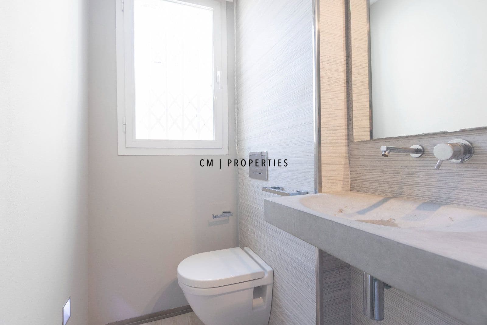 1 makuuhuone Kattohuoneisto vuokrattavana paikassa Valencia kaupunki mukana 
autotalli - 2 200 € (Ref: 9645975)