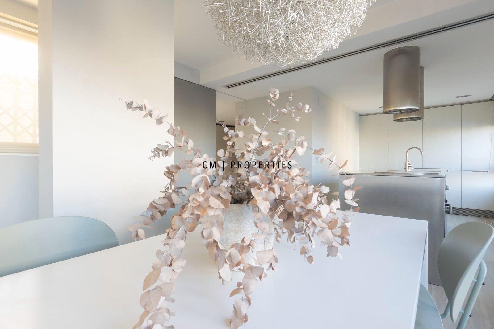 1 makuuhuone Kattohuoneisto vuokrattavana paikassa Valencia kaupunki mukana 
autotalli - 2 200 € (Ref: 9645975)