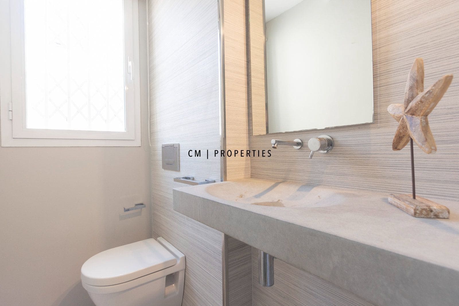 1 makuuhuone Kattohuoneisto vuokrattavana paikassa Valencia kaupunki mukana 
autotalli - 2 200 € (Ref: 9645975)