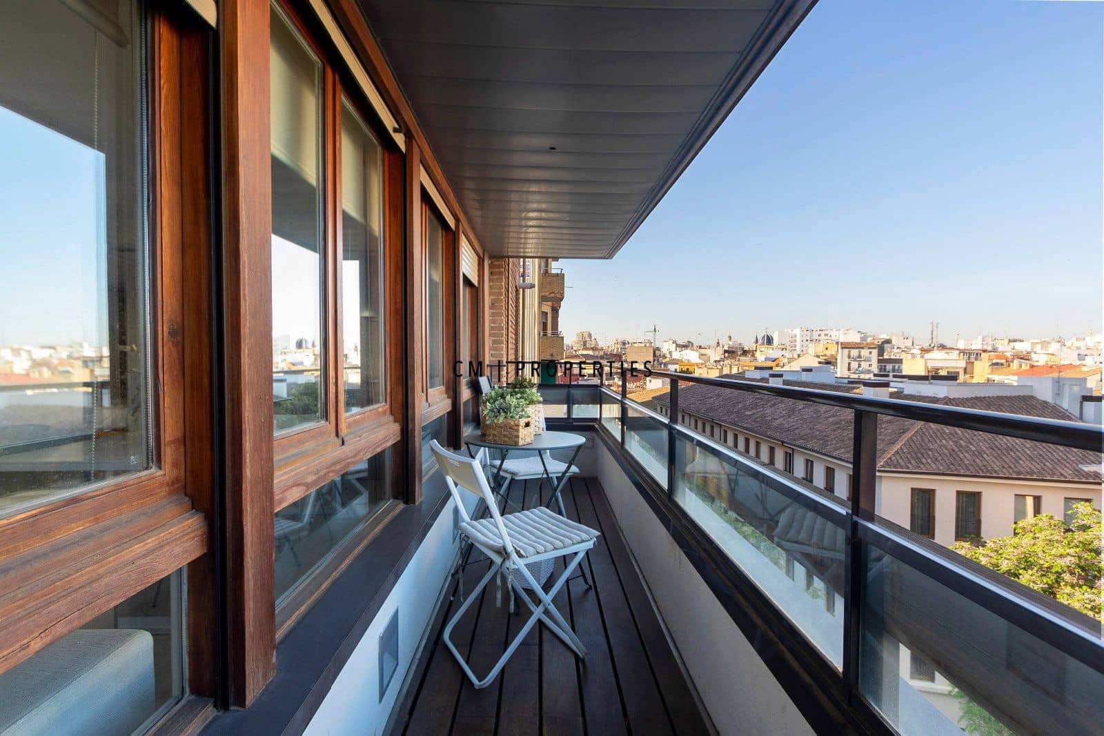 1 makuuhuone Kattohuoneisto vuokrattavana paikassa Valencia kaupunki mukana 
autotalli - 2 200 € (Ref: 9645975)