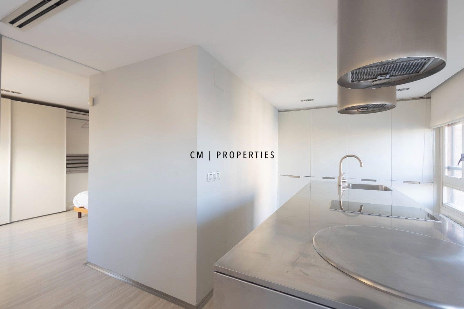 1 makuuhuone Kattohuoneisto vuokrattavana paikassa Valencia kaupunki mukana 
autotalli - 2 200 € (Ref: 9645975)