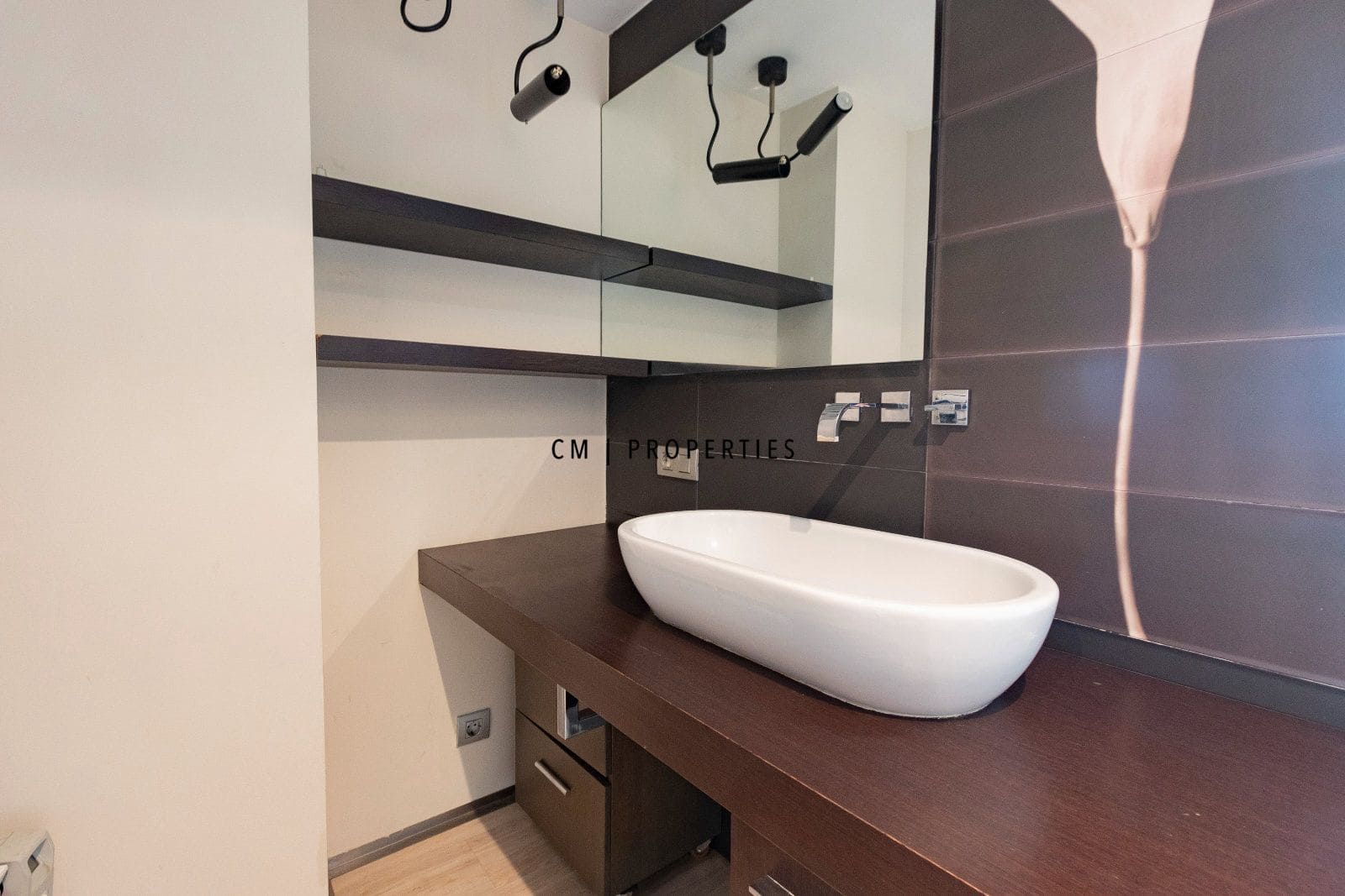 1 makuuhuone Kattohuoneisto vuokrattavana paikassa Valencia kaupunki mukana 
autotalli - 2 200 € (Ref: 9645975)