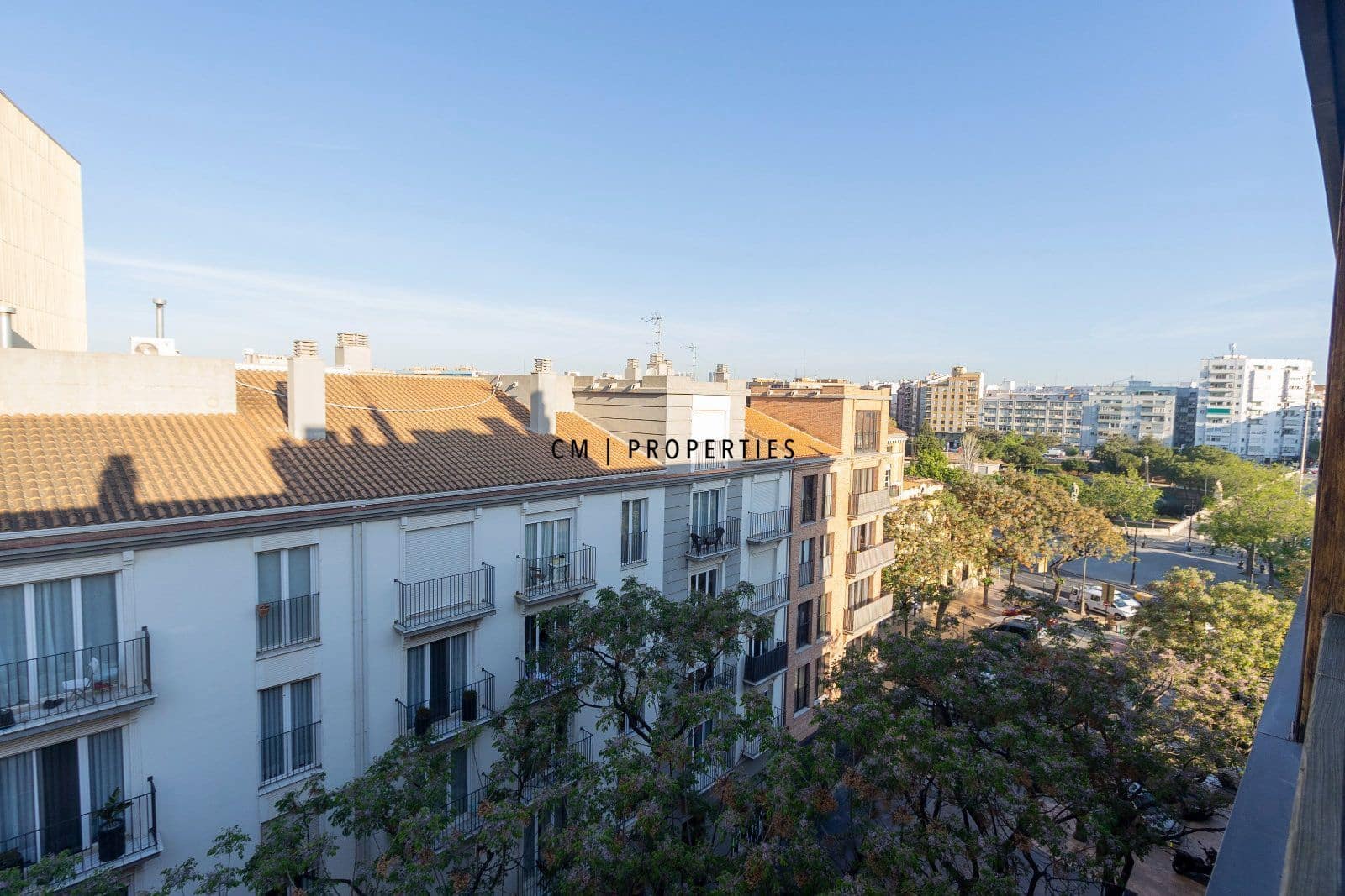 1 makuuhuone Kattohuoneisto vuokrattavana paikassa Valencia kaupunki mukana 
autotalli - 2 200 € (Ref: 9645975)