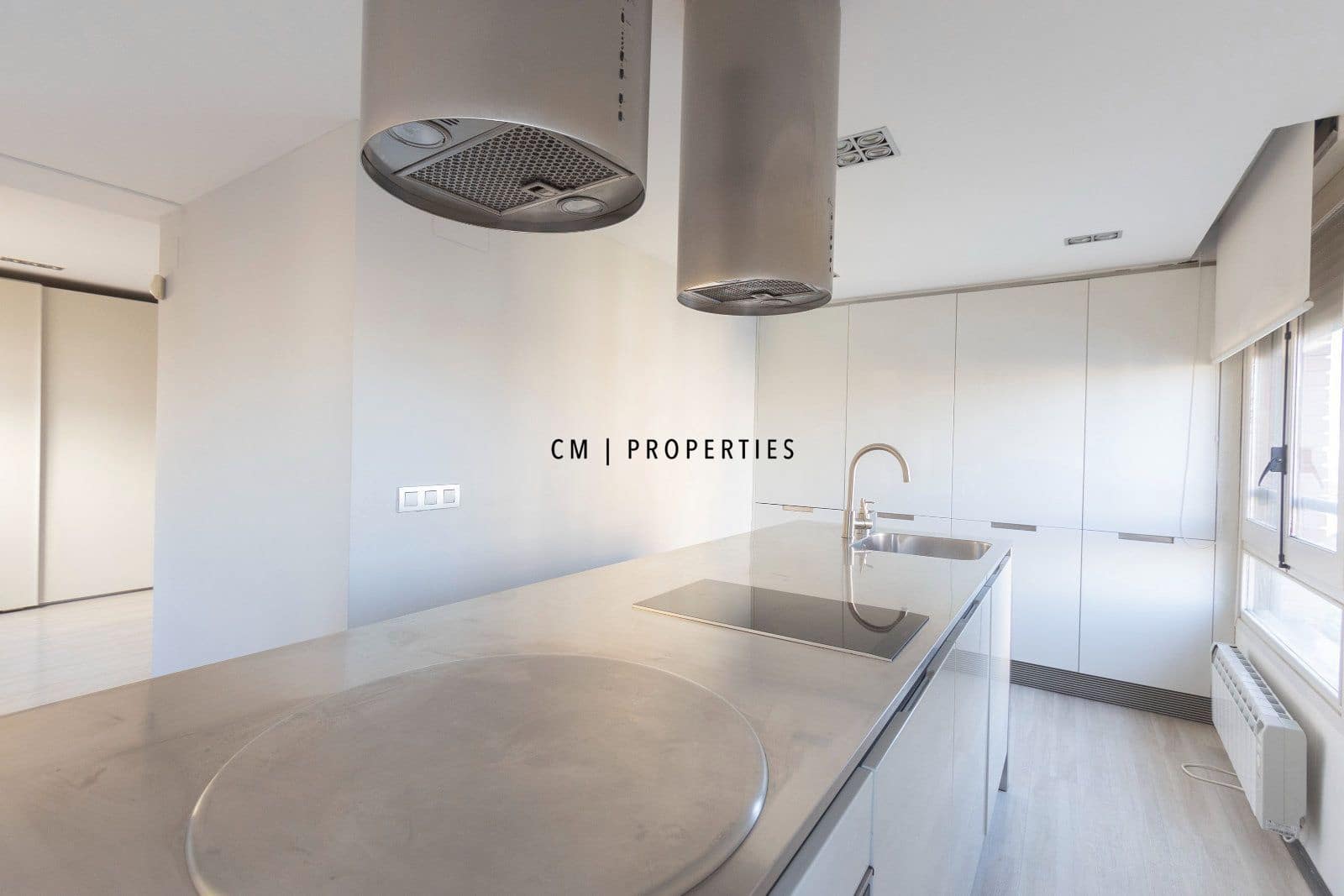 1 makuuhuone Kattohuoneisto vuokrattavana paikassa Valencia kaupunki mukana 
autotalli - 2 200 € (Ref: 9645975)