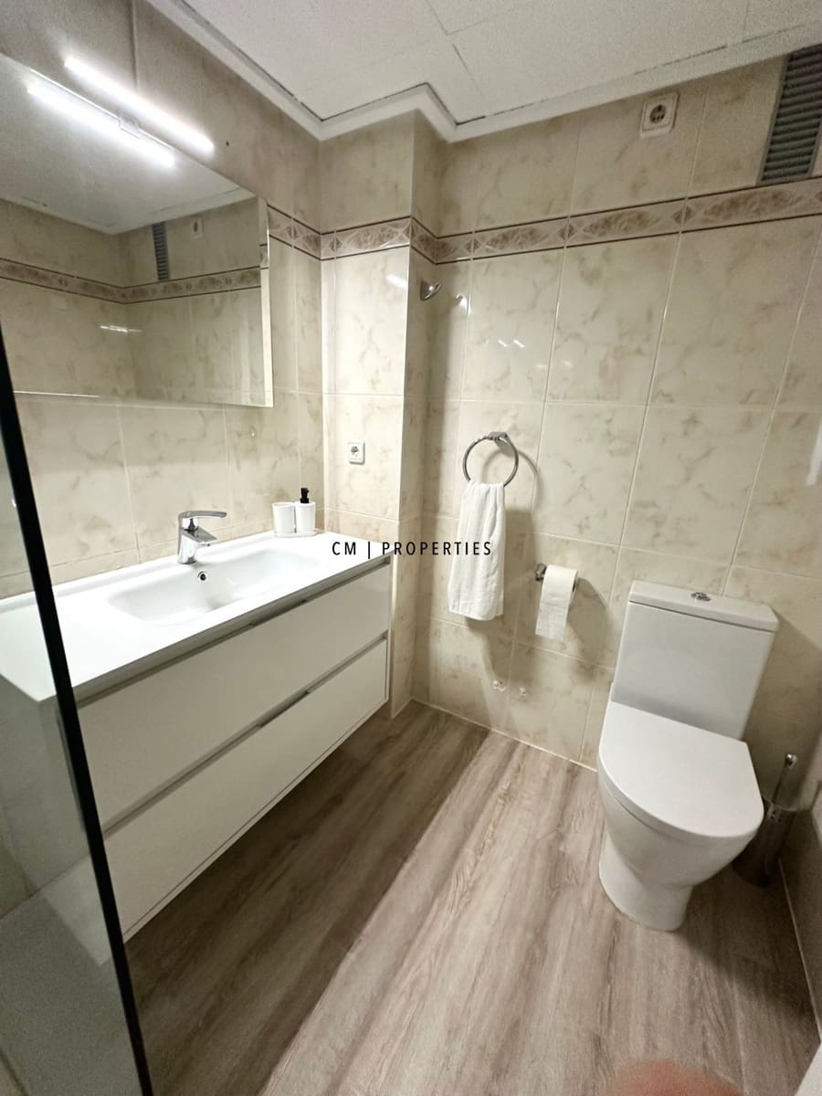 1 quarto Apartamento para arrendar em Valencia cidade com piscina - 1 400 € (Ref: 9646188)