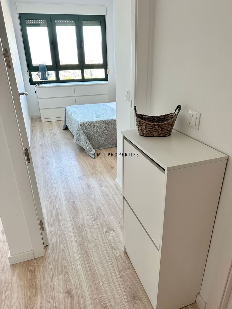 1 quarto Apartamento para arrendar em Valencia cidade com piscina - 1 400 € (Ref: 9646188)