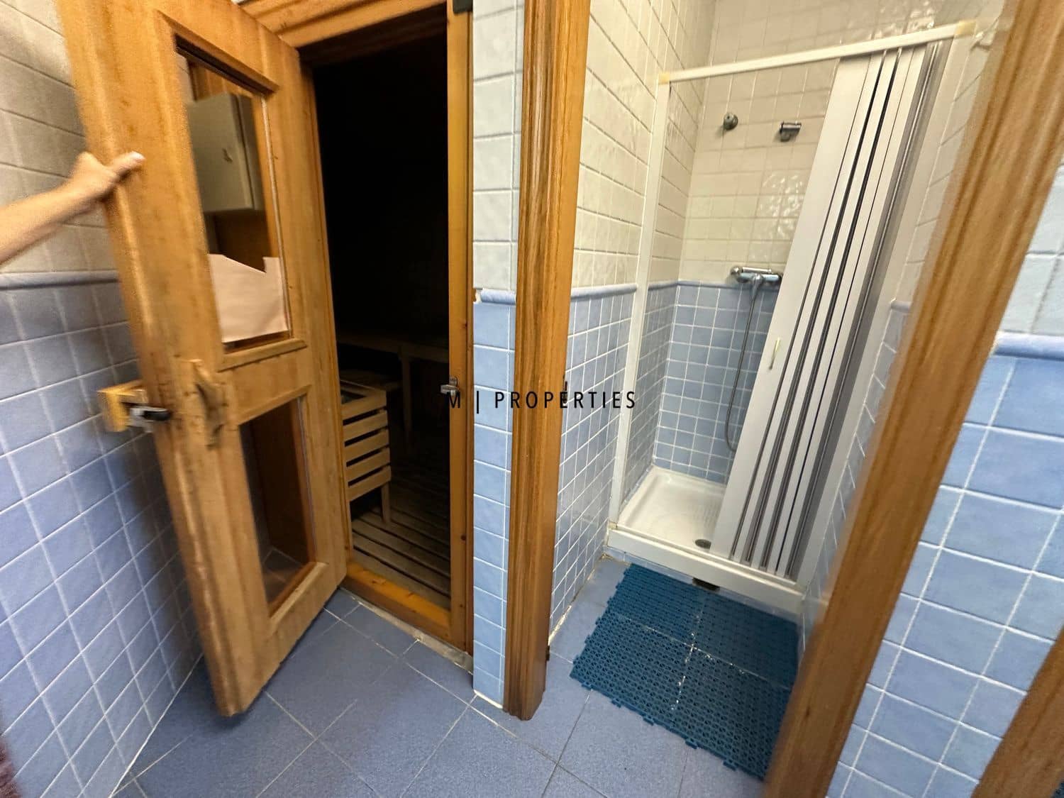 1 quarto Apartamento para arrendar em Valencia cidade com piscina - 1 400 € (Ref: 9646188)