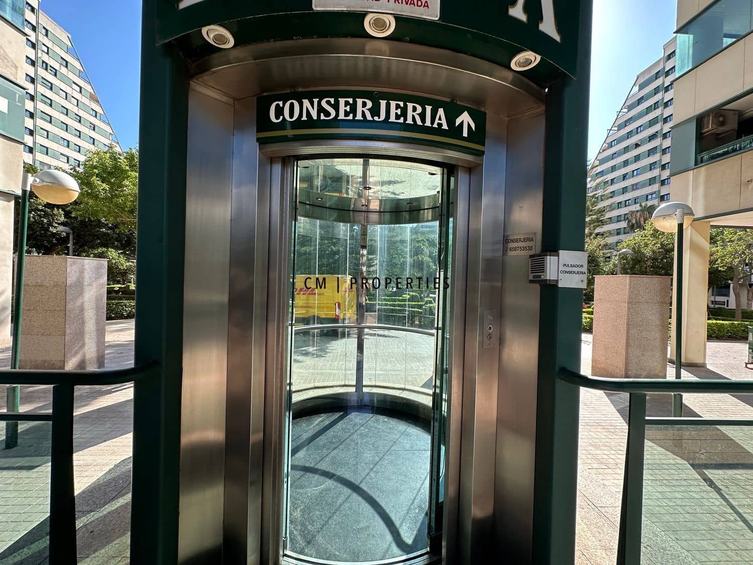 1 quarto Apartamento para arrendar em Valencia cidade com piscina - 1 400 € (Ref: 9646188)