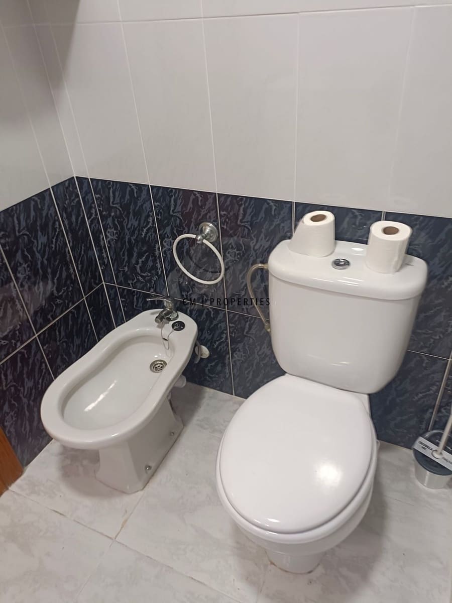 Piso de 4 habitaciones en València ciudad en alquiler con garaje - 1.400 € (Ref: 9646371)