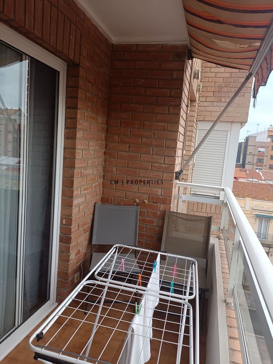 Piso de 4 habitaciones en València ciudad en alquiler con garaje - 1.400 € (Ref: 9646371)