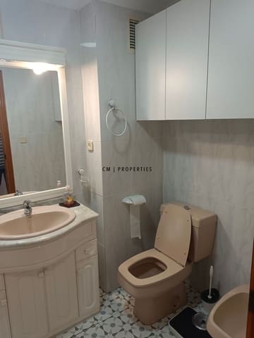 Piso de 4 habitaciones en València ciudad en alquiler con garaje - 1.300 € (Ref: 9646371)