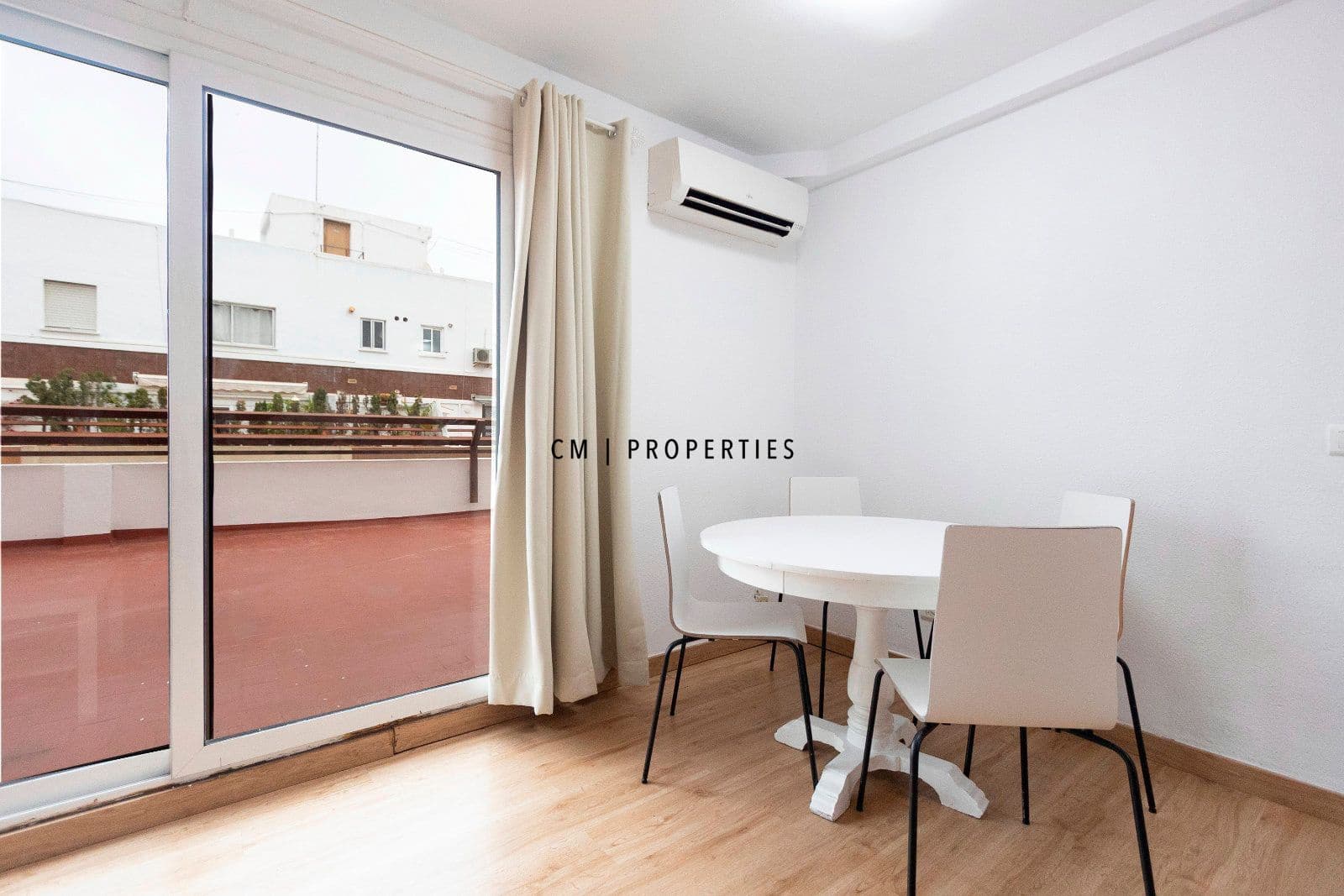 Appartement de 2 chambres à louer à Valence ville avec garage - 1 200 € (Ref: 9653184)