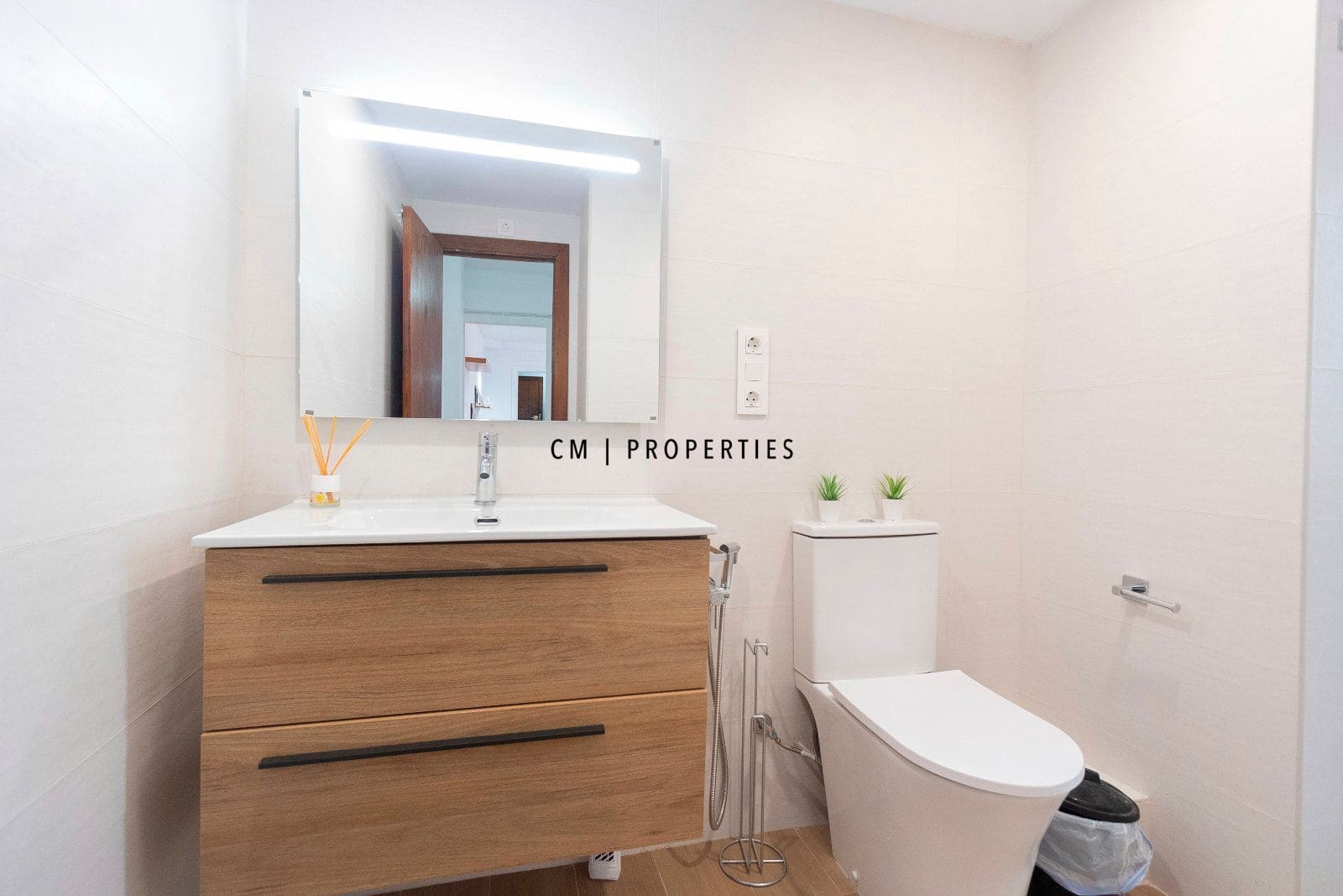 Appartement de 2 chambres à louer à Valence ville avec garage - 1 200 € (Ref: 9653184)