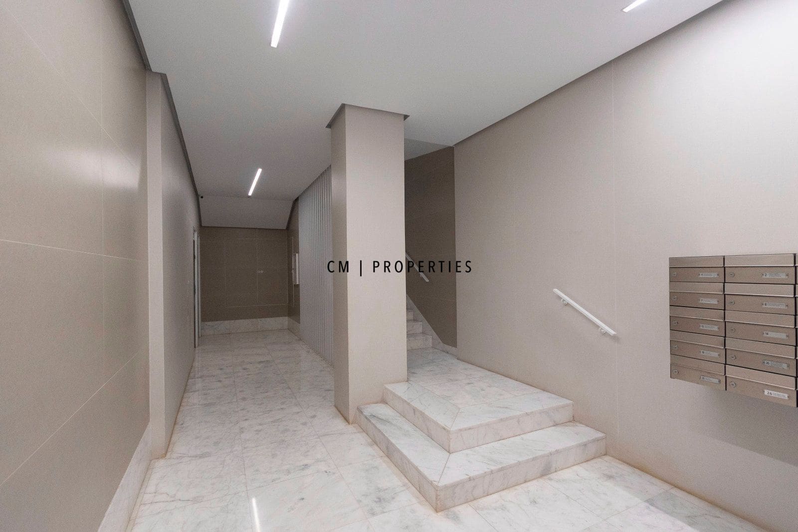 Appartement de 2 chambres à louer à Valence ville avec garage - 1 200 € (Ref: 9653184)