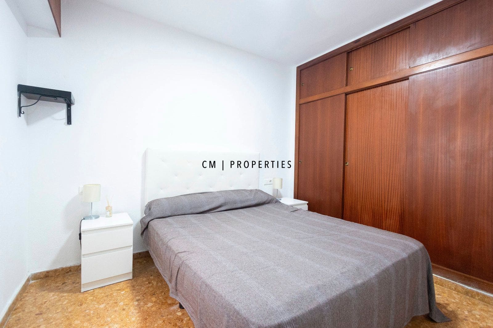 Appartement de 2 chambres à louer à Valence ville avec garage - 1 200 € (Ref: 9653184)