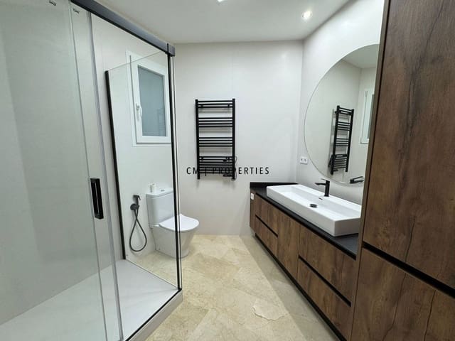 2 slaapkamer Flat te huur in L'Eixample, Valencia stad - € 2.200 (Ref: 9653185)