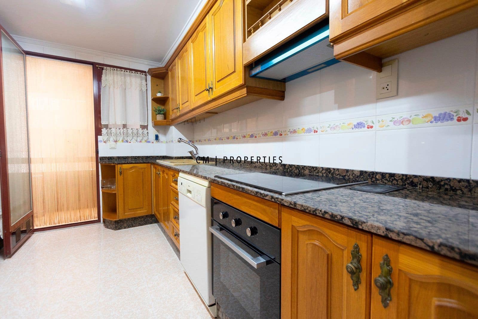 3 soverom Leilighet til leie i Sagunto / Sagunt - € 1 400 (Ref: 9654136)