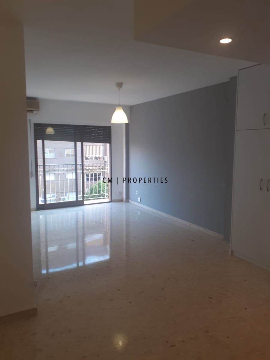 2 slaapkamer Flat te huur in Valencia stad - € 1.190 (Ref: 9657892)