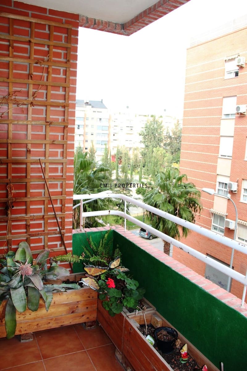 2 sovrum Lägenhet att hyra i Valencia stad med garage - 1 300 € (Ref: 9671090)